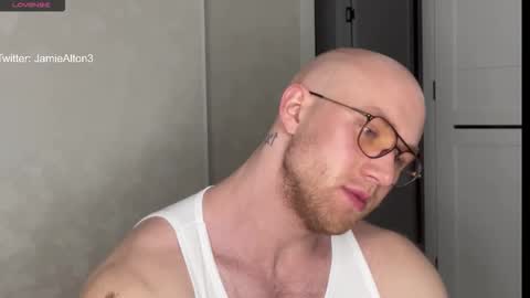 Wlademar online show from November 2025 05:58:02 PM