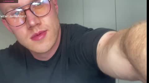 Snapshot of wlademarbergs chatting on April 2026 05:39:02 PM Wlademar online show from April 2026 05:39:02 PM