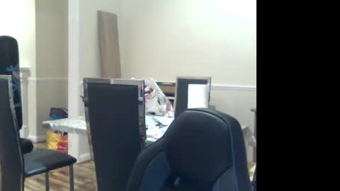 Snapshot of wobble444 chatting on January 2025 01:21:01 AM wobble444 online show from January 2025 01:21:01 AM