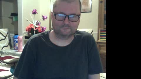 Snapshot of wobble444 chatting on October 2025 12:31:01 AM wobble444 online show from October 2025 12:31:01 AM