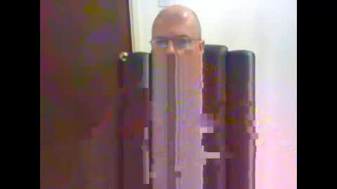 Snapshot of wobble444 chatting on November 2025 01:50:01 PM wobble444 online show from November 2025 01:50:01 PM