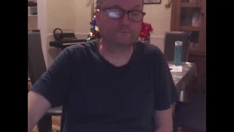 Snapshot of wobble444 chatting on December 2025 02:38:01 AM wobble444 online show from December 2025 02:38:01 AM