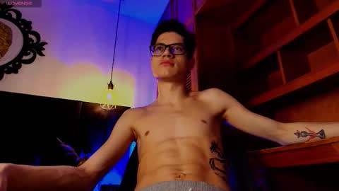  W O L F  online show from October 2025 11:44:01 AM