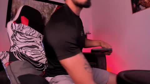 Snapshot of wolferatus chatting on February 2026 07:01:02 PM wolferatus online show from February 2026 07:01:02 PM