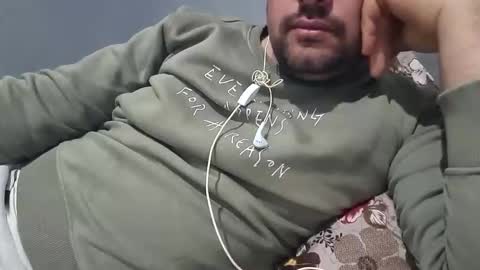 Snapshot of wolfrot chatting on January 2025 04:20:01 AM wolf boy online show from January 2025 04:20:01 AM