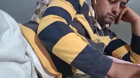 Snapshot of wolfrot chatting on February 2025 10:40:01 PM wolf boy online show from February 2025 10:40:01 PM