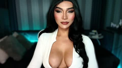 Julia online show from November 2025 02:25:02 AM