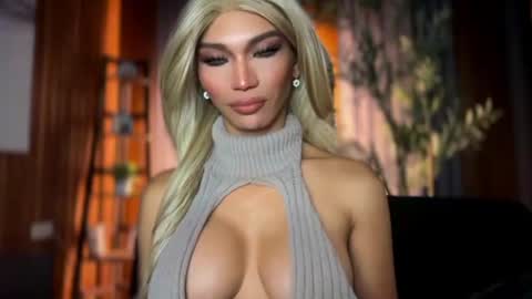Julia online show from June 2026 03:25:01 AM