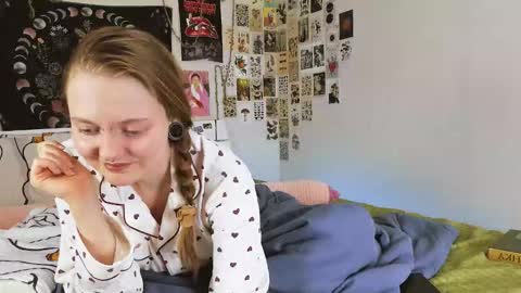 wonderconnie online show from September 2025 02:22:02 PM