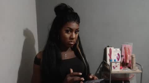 SHENIEL RODRIGUEZ online show from May 2026 03:03:02 AM