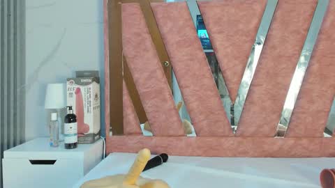 wonderkloe_ online show from February 2026 01:38:01 AM