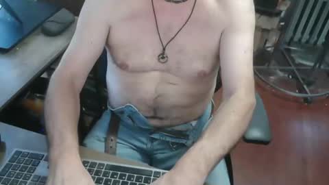 woodworker6473 online show from June 2026 10:44:02 PM