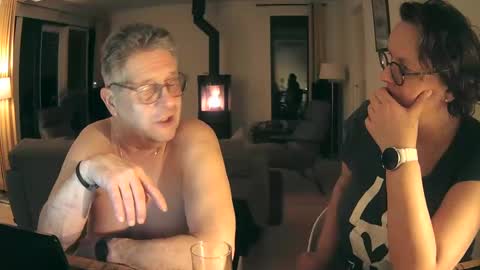 Snapshot of woodwurm chatting on January 2025 05:39:01 PM woodwurm and Snoeske online show from January 2025 05:39:01 PM