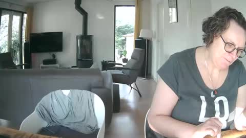 Snapshot of woodwurm chatting on February 2025 11:42:01 AM woodwurm and Snoeske online show from February 2025 11:42:01 AM