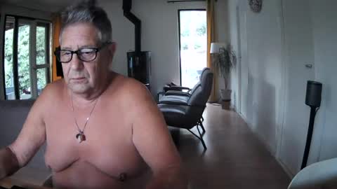 woodwurm and Snoeske online show from July 2026 04:14:02 AM