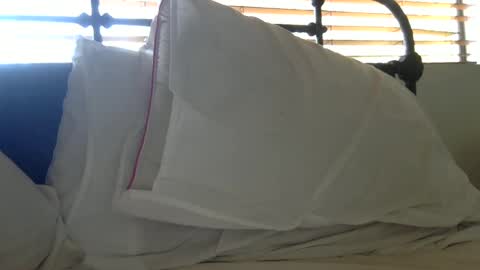 Snapshot of woof_wolf37 chatting on October 2025 03:32:01 PM woof_wolf37 online show from October 2025 03:32:01 PM