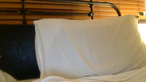 Snapshot of woof_wolf37 chatting on February 2026 03:00:02 AM woof_wolf37 online show from February 2026 03:00:02 AM