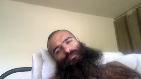 woof_wolf37 online show from April 2026 05:04:02 PM
