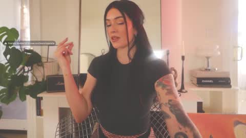 Snapshot of worshipbrielle chatting on January 2025 11:06:01 PM Brielle online show from January 2025 11:06:01 PM