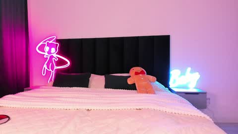 Snapshot of wowlovie666 chatting on December 2024 02:58:01 AM Emi online show from December 2024 02:58:01 AM