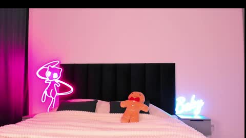 Snapshot of wowlovie666 chatting on January 2025 04:02:01 AM Emi online show from January 2025 04:02:01 AM