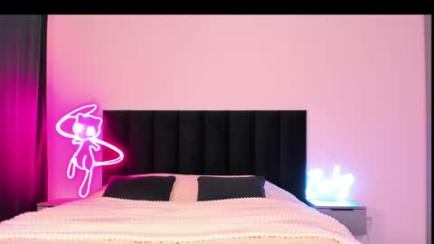 Snapshot of wowlovie666 chatting on February 2025 04:03:01 AM Emi online show from February 2025 04:03:01 AM