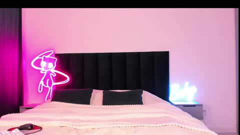 Snapshot of wowlovie666 chatting on February 2025 07:07:01 AM Emi online show from February 2025 07:07:01 AM