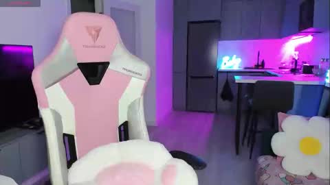 Snapshot of wowlovie666 chatting on September 2025 07:13:01 PM Emi online show from September 2025 07:13:01 PM