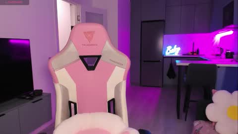 Snapshot of wowlovie666 chatting on September 2025 07:03:02 PM Emi online show from September 2025 07:03:02 PM