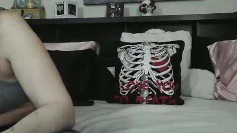 Snapshot of wrenleigh chatting on February 2025 05:08:01 AM Crystal Lake online show from February 2025 05:08:01 AM