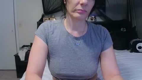 Snapshot of wrenleigh chatting on April 2026 05:11:01 AM Crystal Lake online show from April 2026 05:11:01 AM