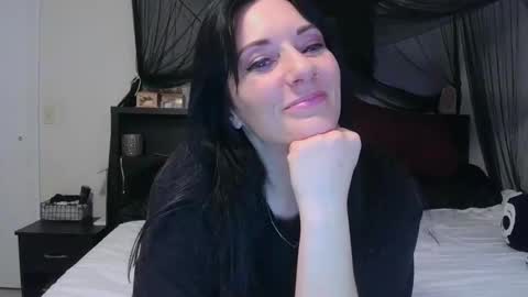 Snapshot of wrenleigh chatting on May 2026 04:50:02 AM Crystal Lake online show from May 2026 04:50:02 AM