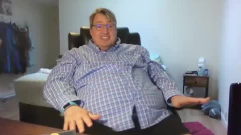 Snapshot of wrensroom chatting on February 2025 06:37:01 PM Wren Valentino online show from February 2025 06:37:01 PM