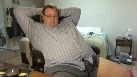 Snapshot of wrensroom chatting on February 2025 10:42:01 PM Wren Valentino online show from February 2025 10:42:01 PM