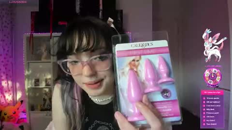 Snapshot of wrenvalentine chatting on September 2025 09:16:02 PM Wren Valentine online show from September 2025 09:16:02 PM