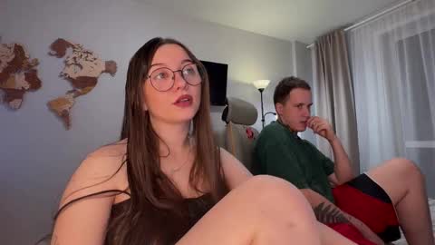 Snapshot of wwow_meow chatting on November 2025 03:12:02 PM Eric and Christine 3 online show from November 2025 03:12:02 PM