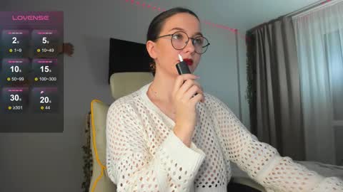 Snapshot of wwow_meow chatting on December 2025 10:53:02 AM Eric and Christine 3 online show from December 2025 10:53:02 AM