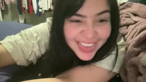 Lili Bunz online show from April 2026 02:06:01 AM