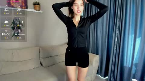Snapshot of x__luxurybarbie__x chatting on June 2026 09:15:01 AM Melanie 3 online show from June 2026 09:15:01 AM