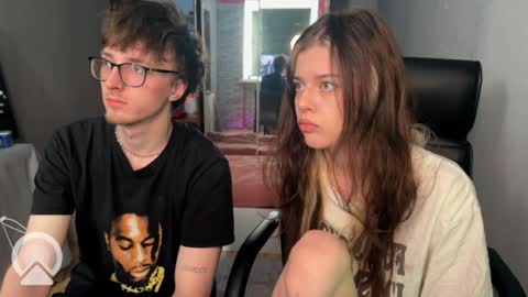 Philipp and Este online show from May 2026 04:28:02 AM