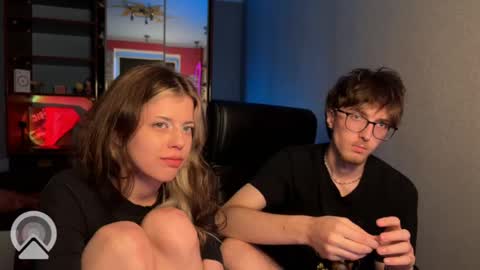 Philipp and Este online show from May 2026 01:57:16 AM
