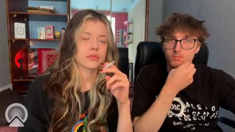 Philipp and Este online show from May 2026 05:05:02 AM