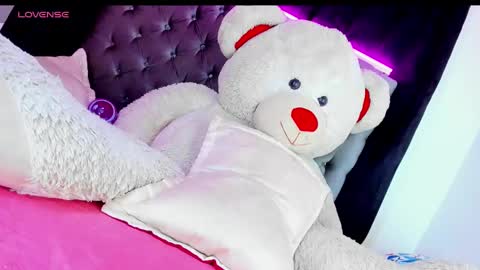 Snapshot of x_indomitable1 chatting on December 2024 04:39:01 PM Maria Juliana online show from December 2024 04:39:01 PM