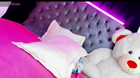 Snapshot of x_indomitable1 chatting on December 2024 03:53:01 PM Maria Juliana online show from December 2024 03:53:01 PM