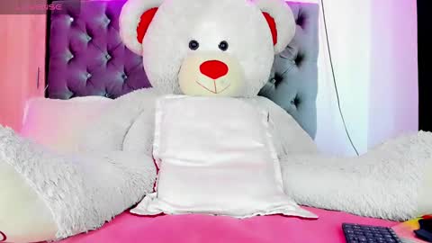 Snapshot of x_indomitable1 chatting on February 2025 10:15:02 PM Maria Juliana online show from February 2025 10:15:02 PM