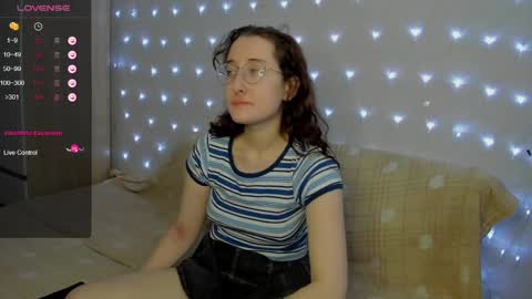 Snapshot of x_purr_agatha_x chatting on February 2025 03:12:01 AM Agatha online show from February 2025 03:12:01 AM