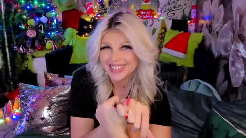 Snapshot of xalexax chatting on December 2024 02:49:02 AM sooo hey im Sperm Mystik from Fuckistan i want you full my all holes bcs i have penis fever online show from December 2024 02:49:02 AM