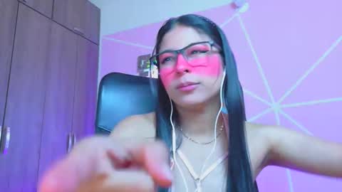 XALLYSONX online show from April 2026 01:41:02 PM