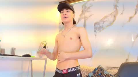 Snapshot of xandergrey8 chatting on March 2026 07:44:01 PM xandergrey8 online show from March 2026 07:44:01 PM