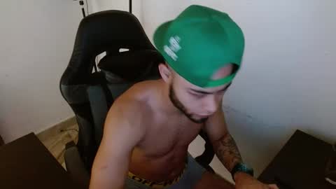 Snapshot of xanderstone00 chatting on February 2026 03:49:02 PM Xanderstone online show from February 2026 03:49:02 PM